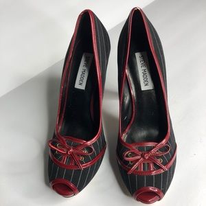 LIKE NEW Steve Madden Retro Pin Up Striped Heel